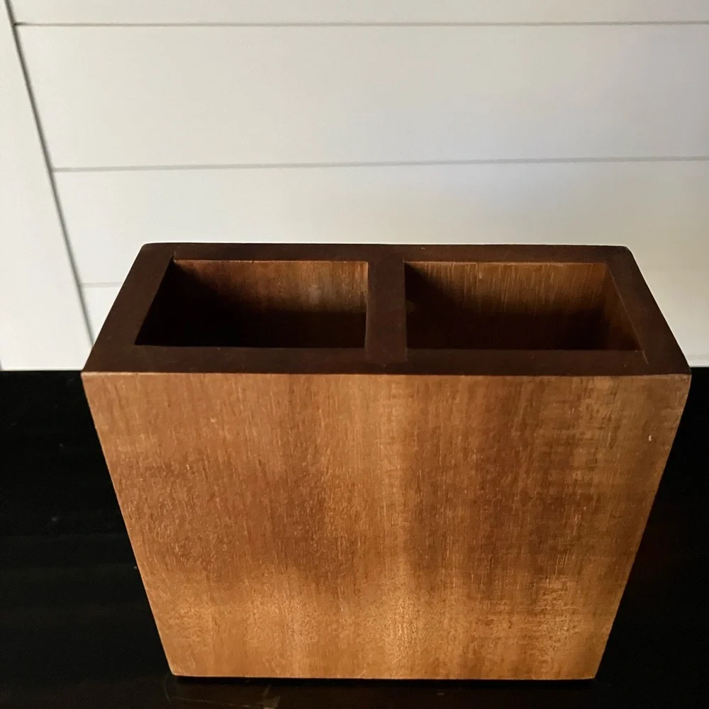 NEW Modern Wooden Toothbrush Holder